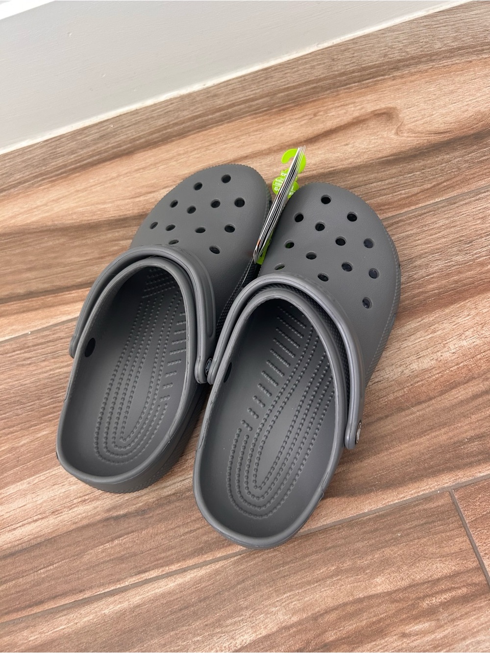 NWT Gray CROCS Men’s 10 Women’s 12 Classic Clog - Picture 4 of 10